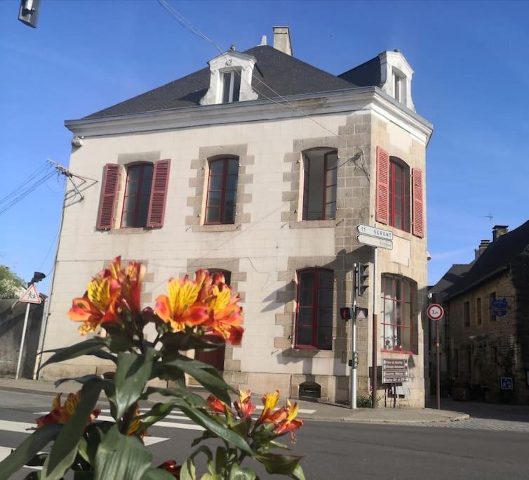 Grande Maison De Ville Entre Terre Et Mer Malestroit Exterior photo